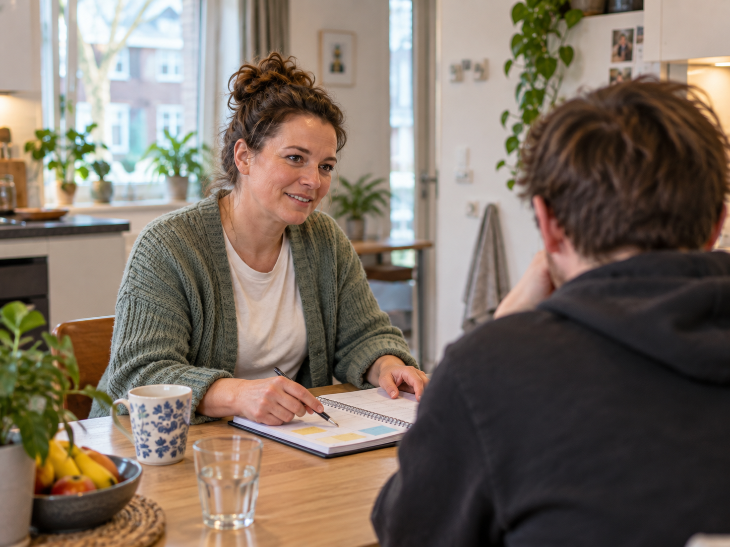 Handdruk tussen opdrachtgever en zorgprofessional